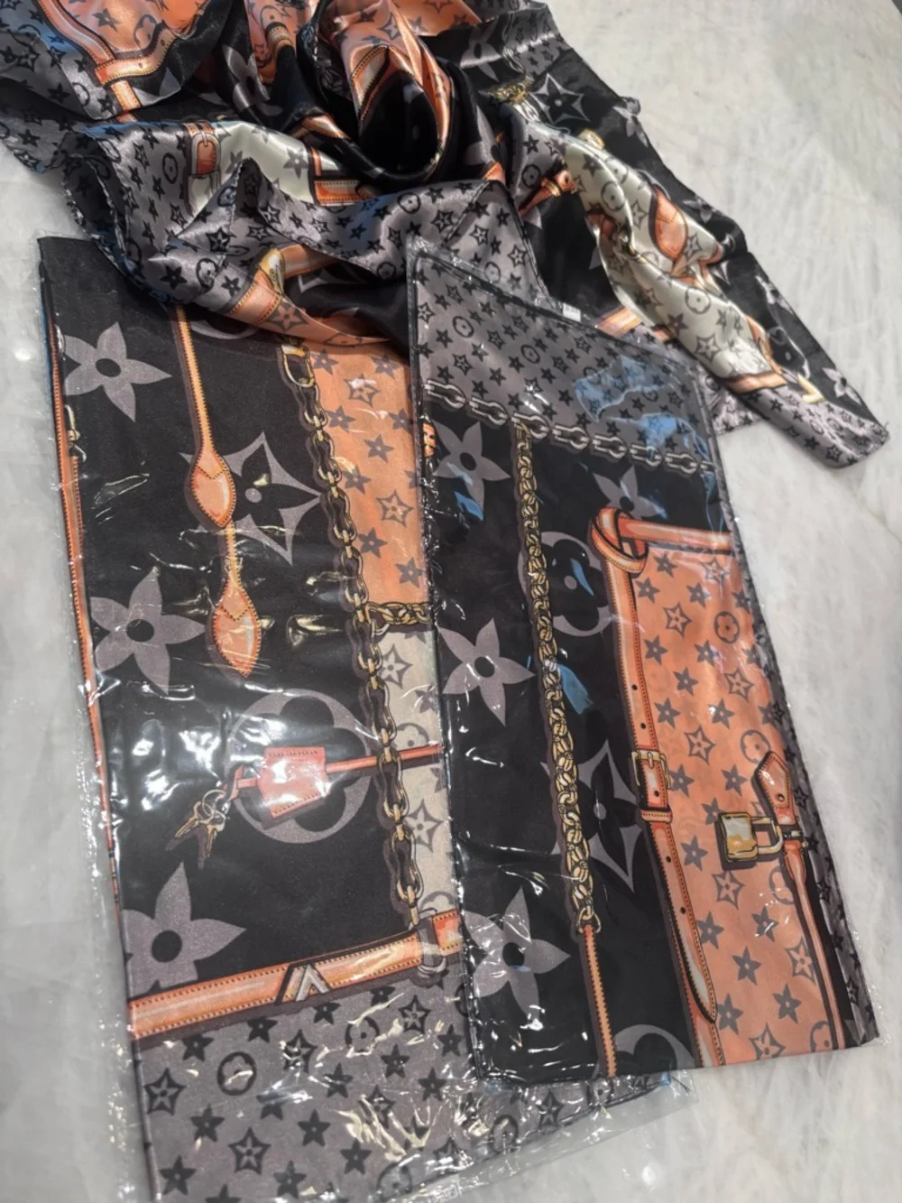 Silk Star-Print Tie-Back Bandana Top in Beige & Orange,black - Picture 11 of 12